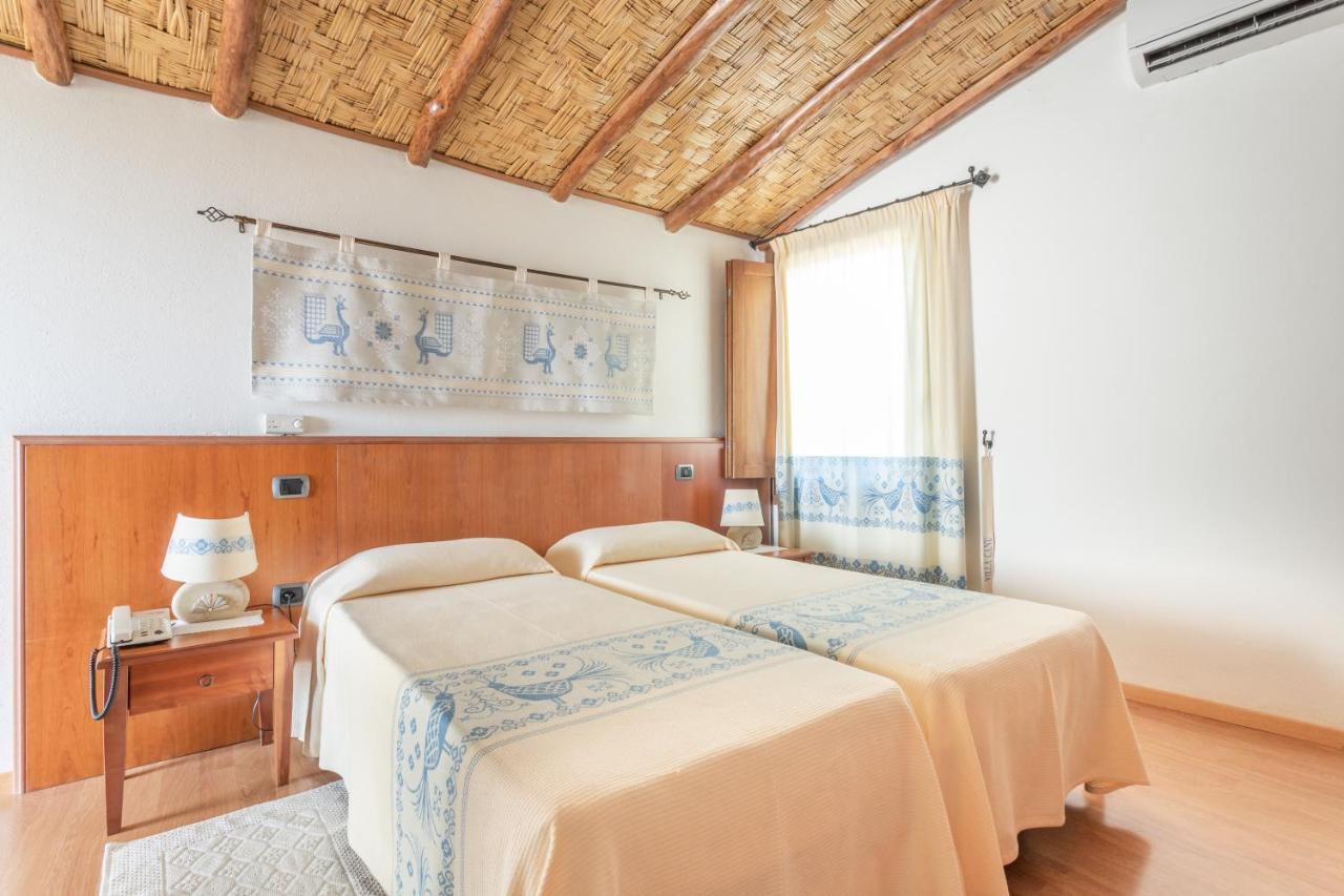 Hotel Villa Canu Кабрас Екстер'єр фото