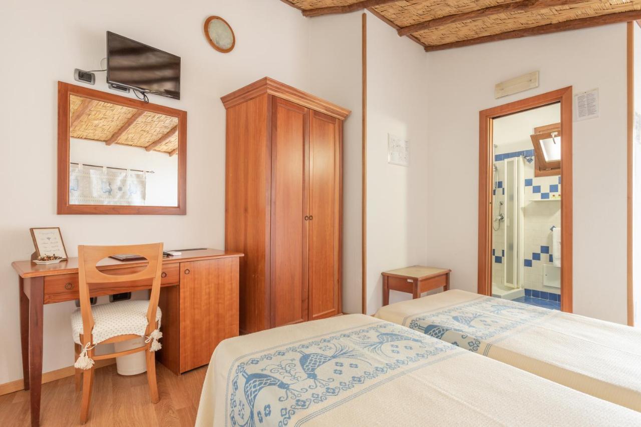Hotel Villa Canu Кабрас Екстер'єр фото