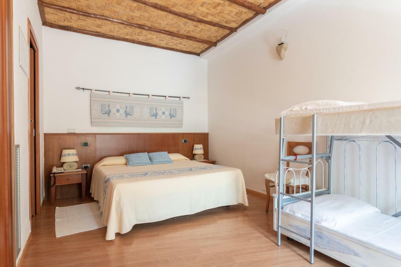 Hotel Villa Canu Кабрас Екстер'єр фото